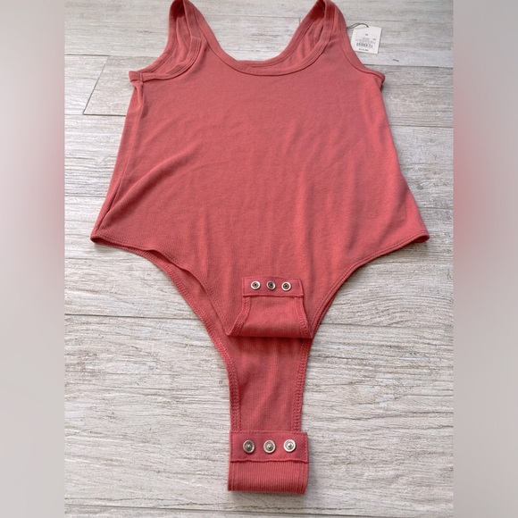 NWT bodysuit pink - Picture 5 of 5